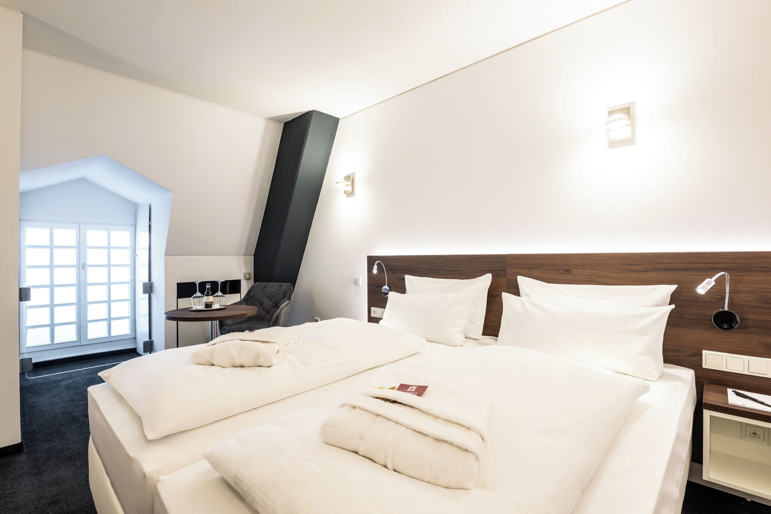 comfort double room | 1 bedroom, hypo-allergenic bedding, minibar, desk