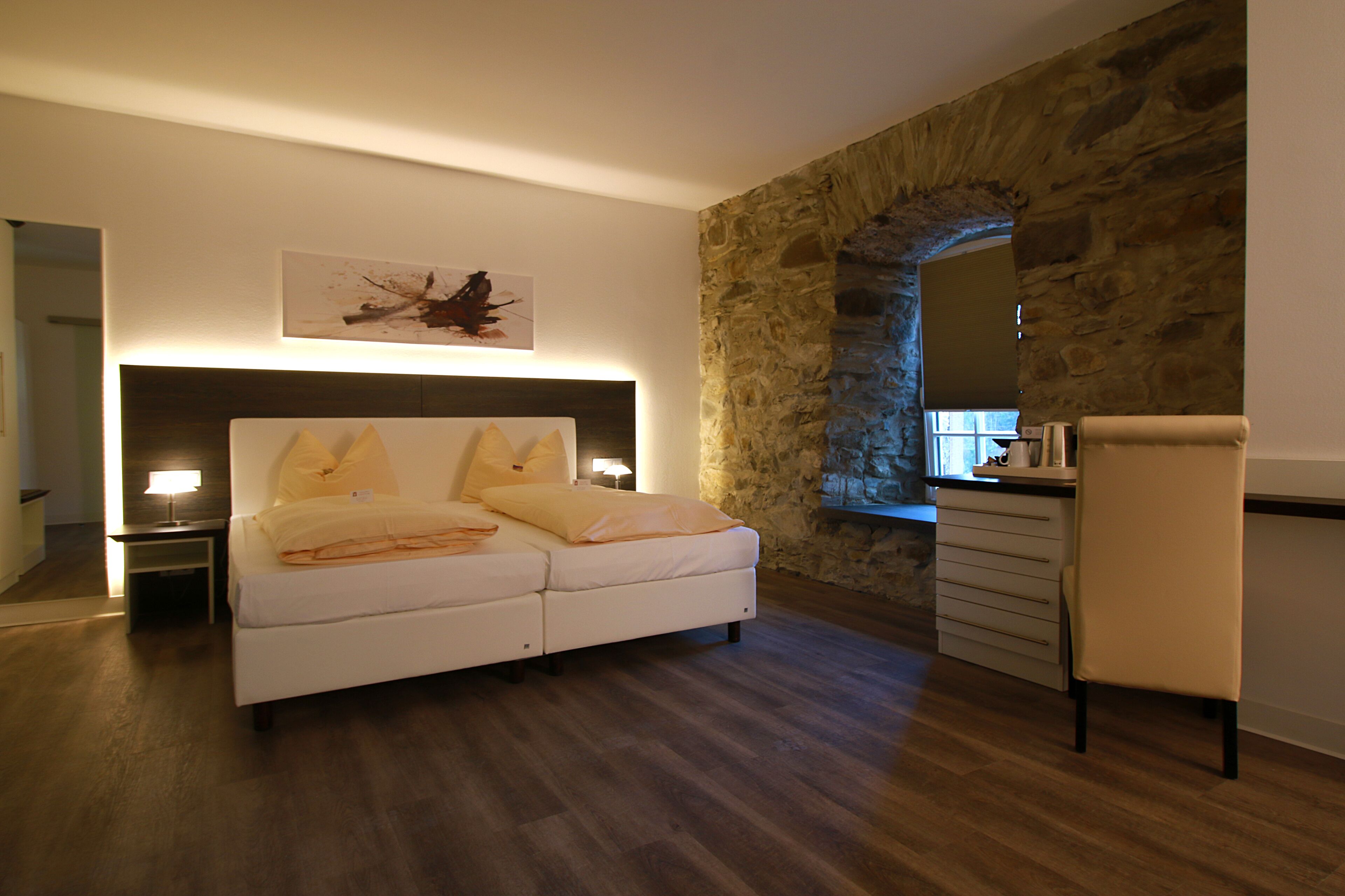 comfort double room (heuscheuer) | 1 bedroom, hypo-allergenic bedding, minibar, desk