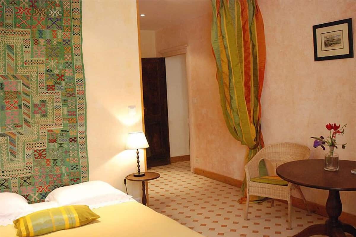 Family Apartment | 1 bedroom, desk, iron/ironing board, bed sheets