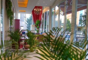 Interior entrance - Elegance Asia Hotel (Istanbul)