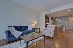 Living area - Channelside Condominiums (Tampa)