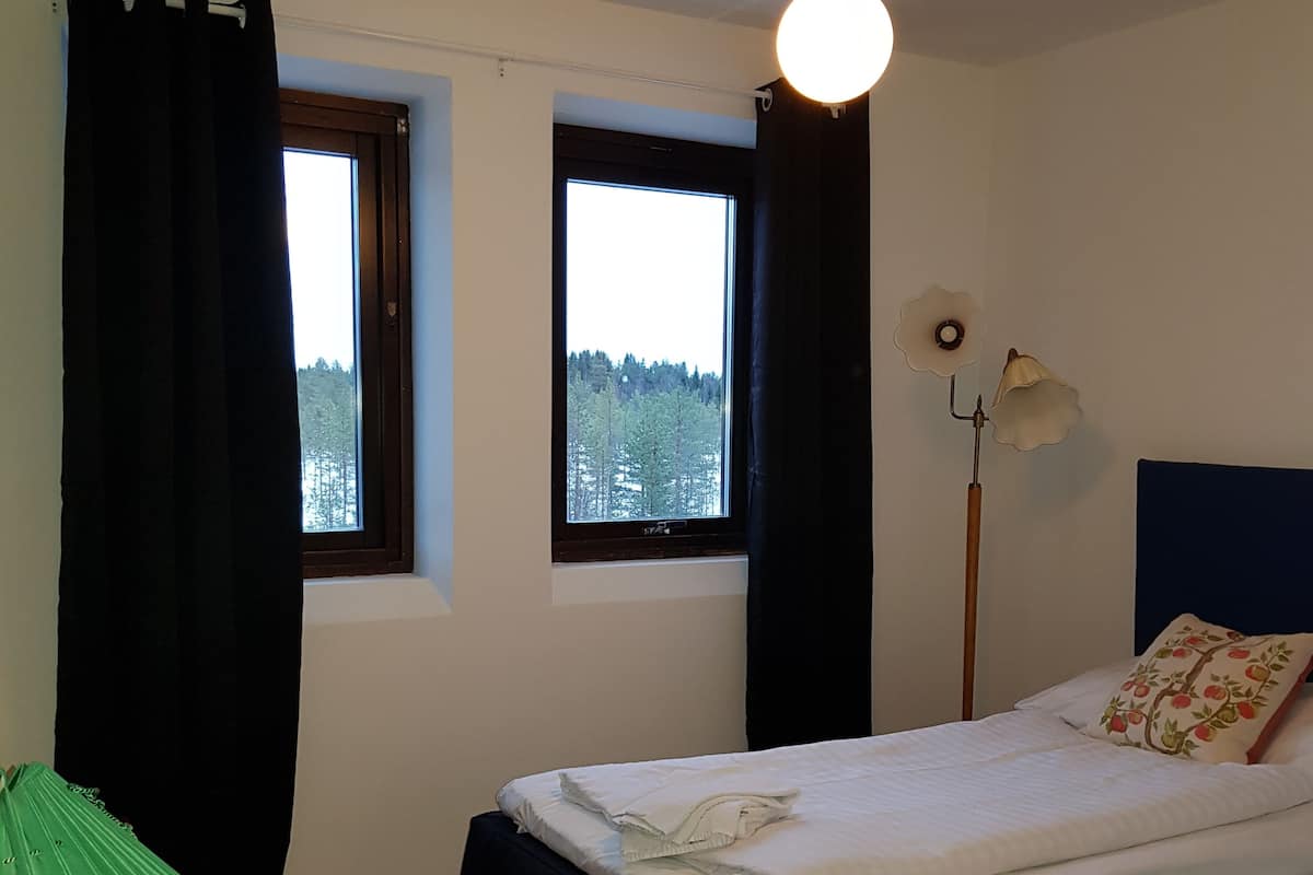 Single Room | Desk, blackout drapes, iron/ironing board (on request), cribs (free)