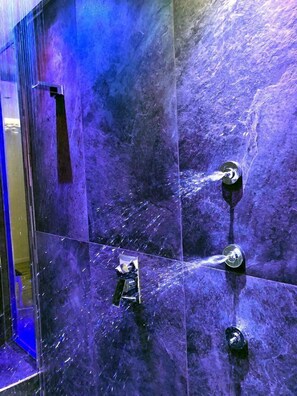 Private spa tub - Luxury Suite Spa Assisi (Assisi)