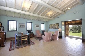 Villa, 4 Schlafzimmer | Wohnbereich