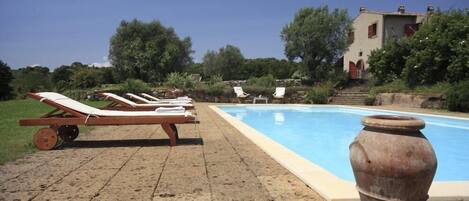 Seasonal outdoor pool, pool umbrellas, sun loungers