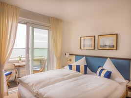 Quadruple Room, 1 Double Bed with Sofa bed, Balcony | Desk, laptop workspace, free WiFi, bed sheets