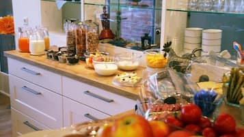 Daily buffet breakfast (EUR 19 per person)