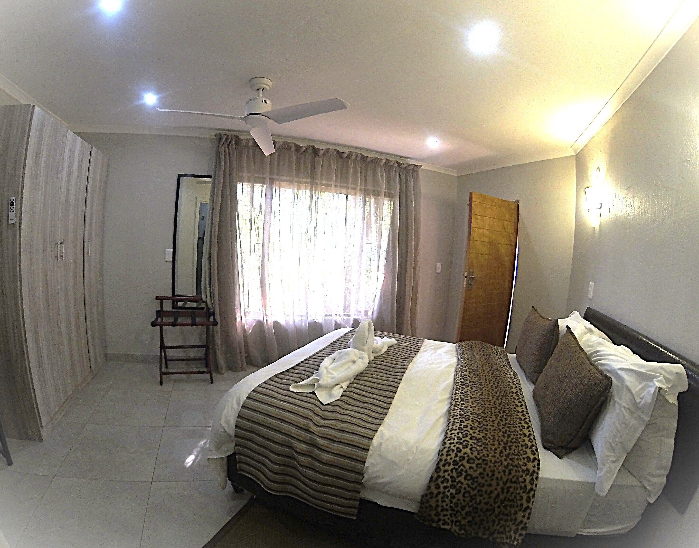 2 bedrooms, premium bedding, in-room safe, iron/ironing board