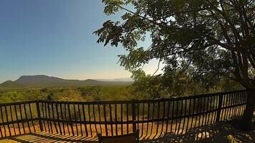 شاليه عائلي | إطلالة من الشرفة