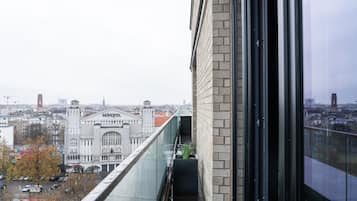 Medium Room with Balcony | Balcony