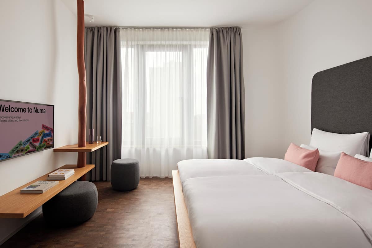 Estudio | 1 dormitorio, ropa de cama de alta calidad, caja fuerte y escritorio