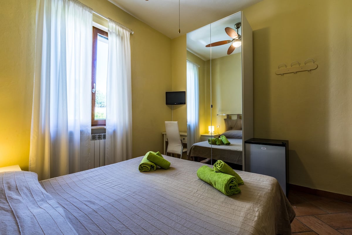 In-room safe, desk, free WiFi, bed sheets