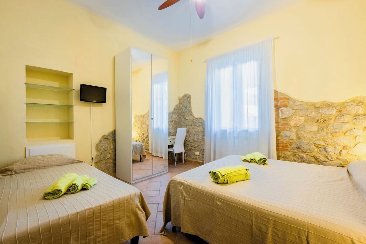 In-room safe, desk, free WiFi, bed sheets