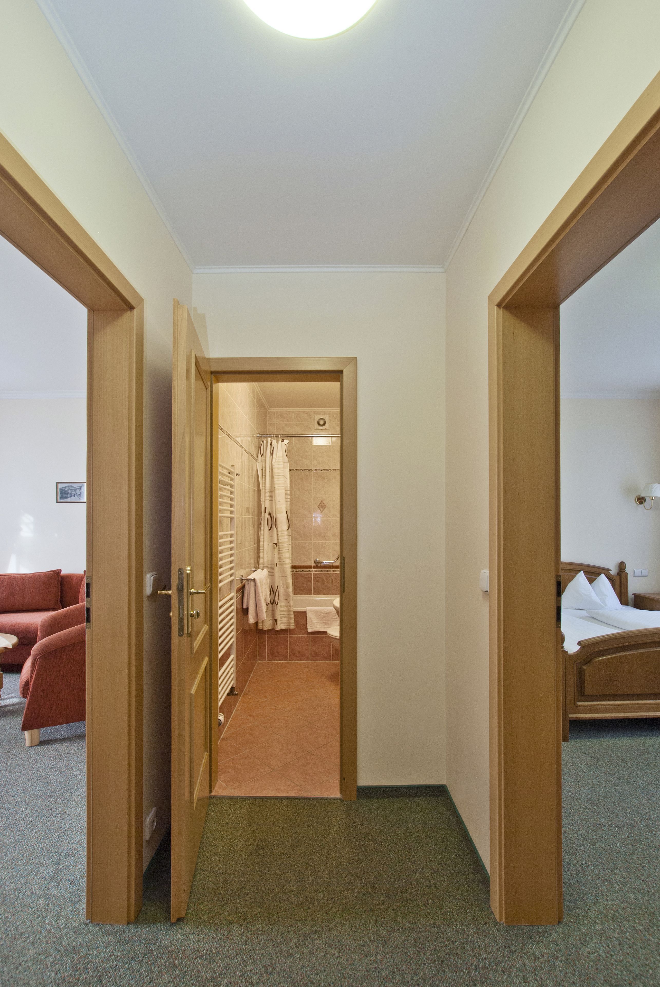 In-room safe, free WiFi, bed sheets