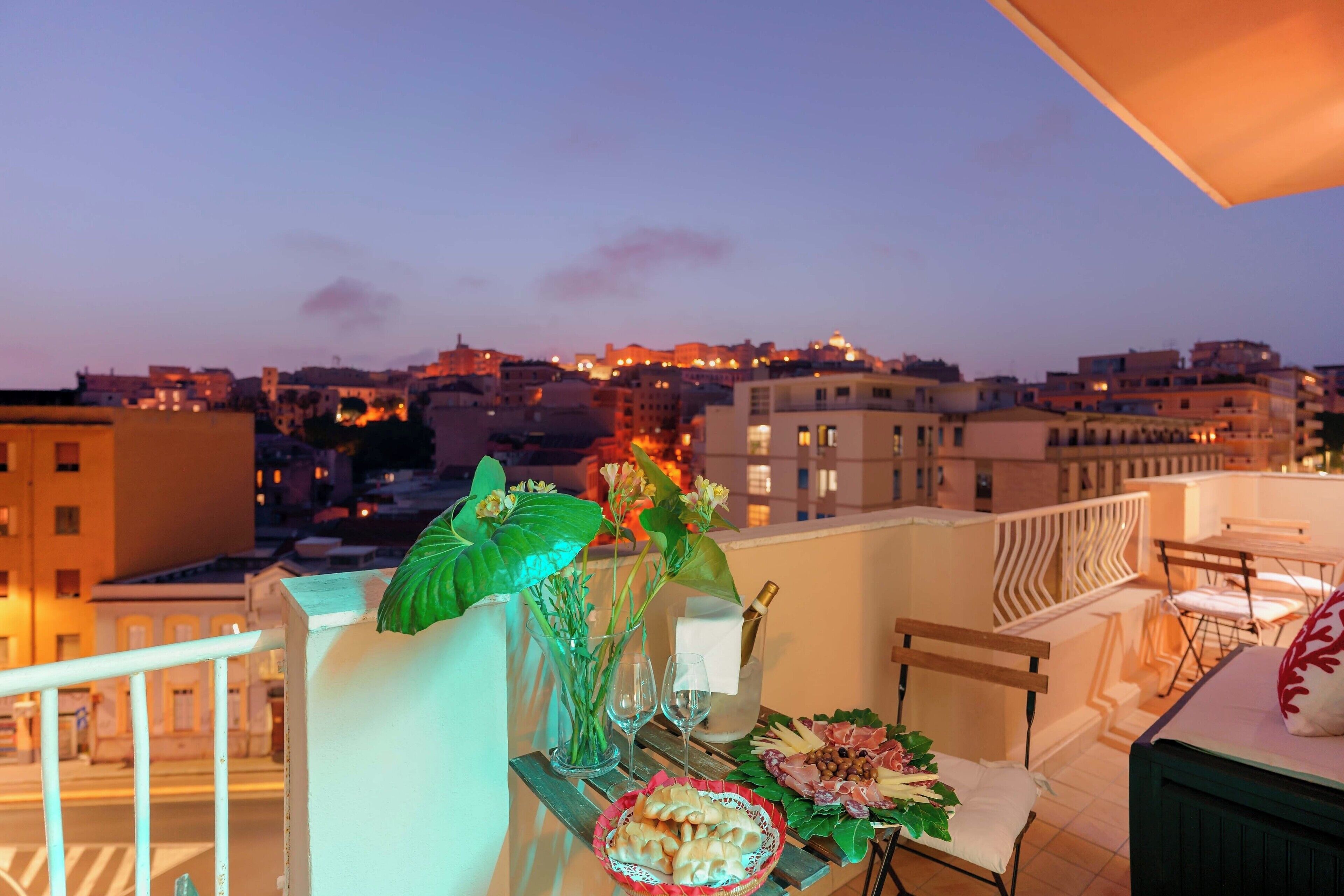 Superior Apartment, 2 Bedrooms, 2 Bathrooms, City View | Terrace/patio