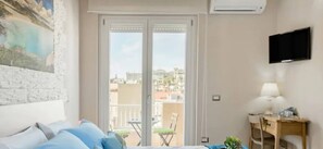 2 bedrooms, Egyptian cotton sheets, premium bedding, down comforters - Cagliari Magica (Cagliari)