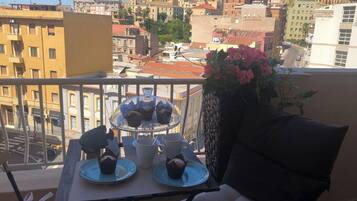 Superior Apartment, 2 Bedrooms, 2 Bathrooms, City View | Terrace/patio