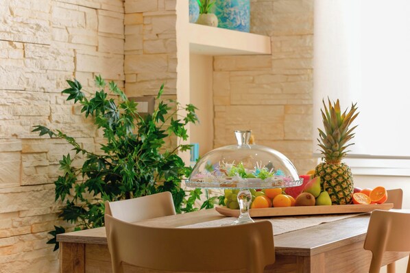 Superior Apartment, 2 Bedrooms, 2 Bathrooms, City View | Private kitchen | Fridge, microwave, espresso maker, coffee/tea maker - Cagliari Magica (Cagliari)