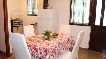 Classic Apartment, Multiple Beds, Sea View | Private kitchen