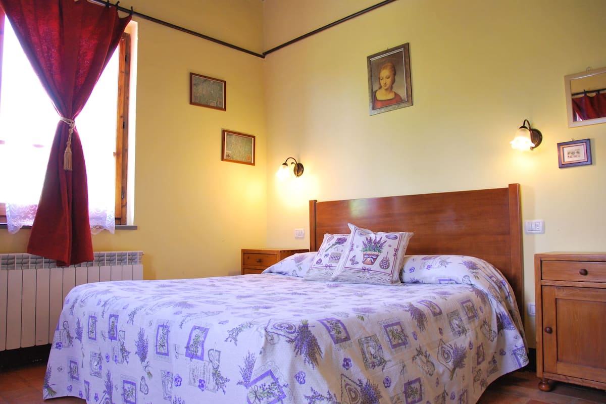 2 bedrooms, desk, iron/ironing board, free cots/infant beds