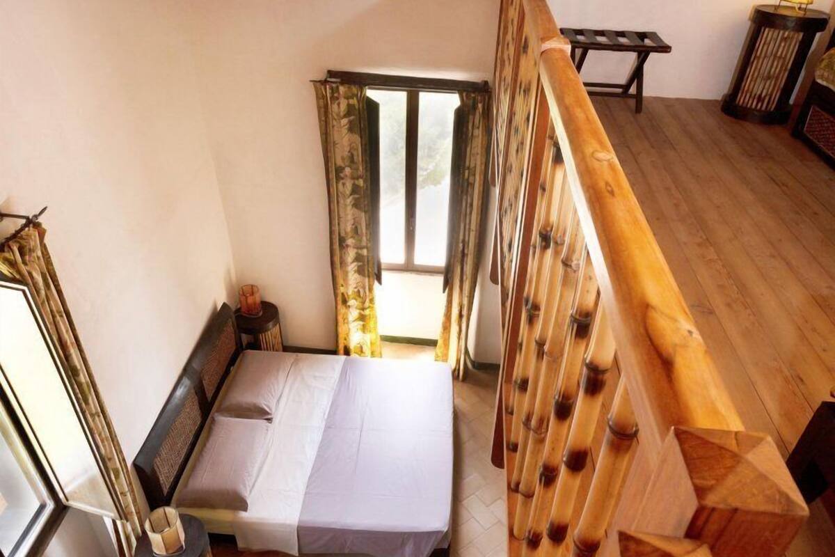 Free cots/infant beds, free WiFi, bed sheets