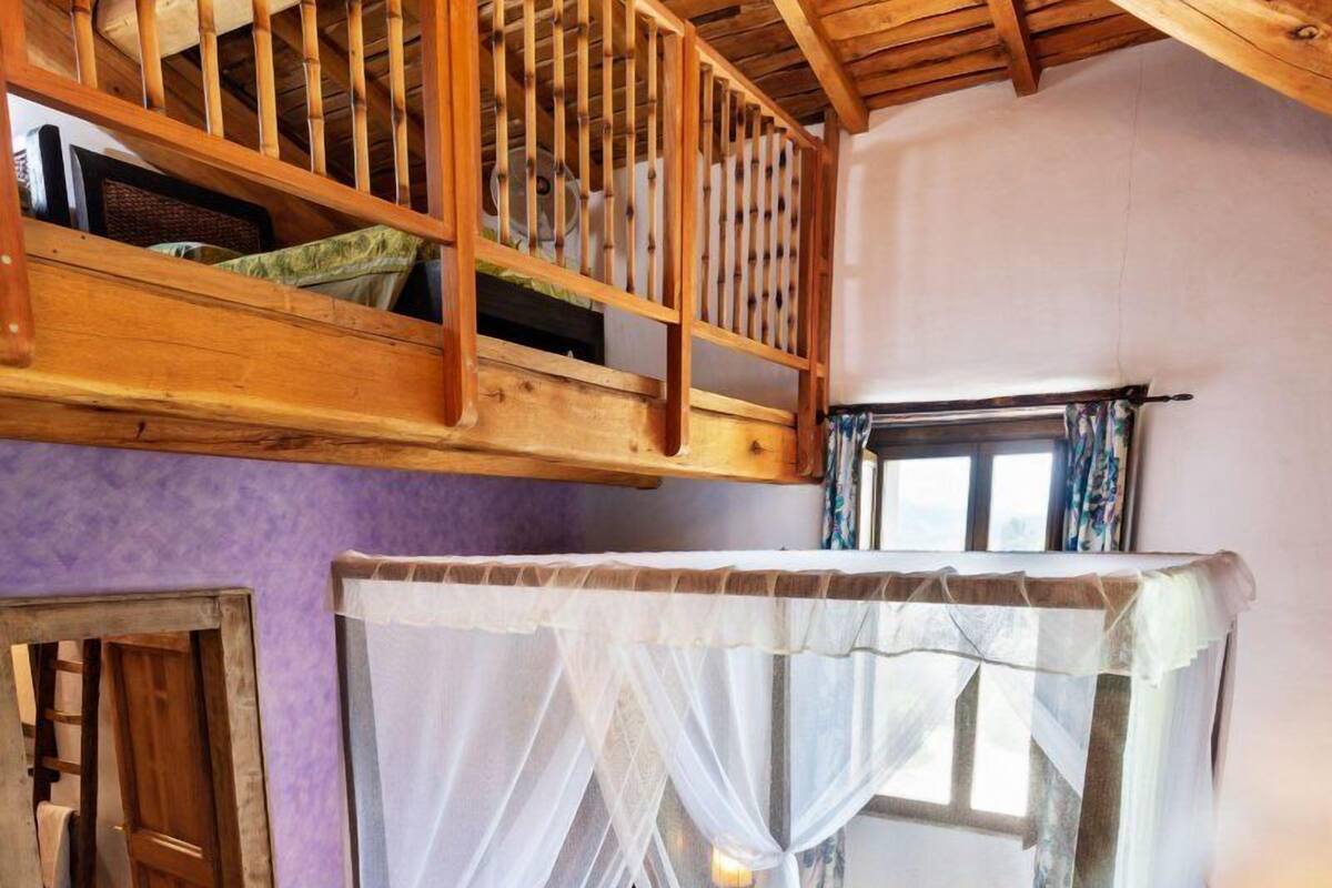 Free cots/infant beds, free WiFi, bed sheets