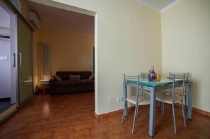 Een flatscreentelevisie