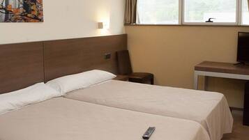 Habitació amb dos llits individuals, no fumadors | Caixa forta a l'habitació i habitacions insonoritzades