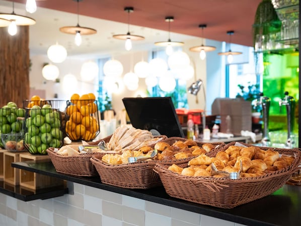 Free buffet breakfast