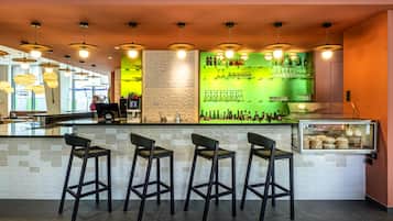 Bar (trong khuôn viên)
