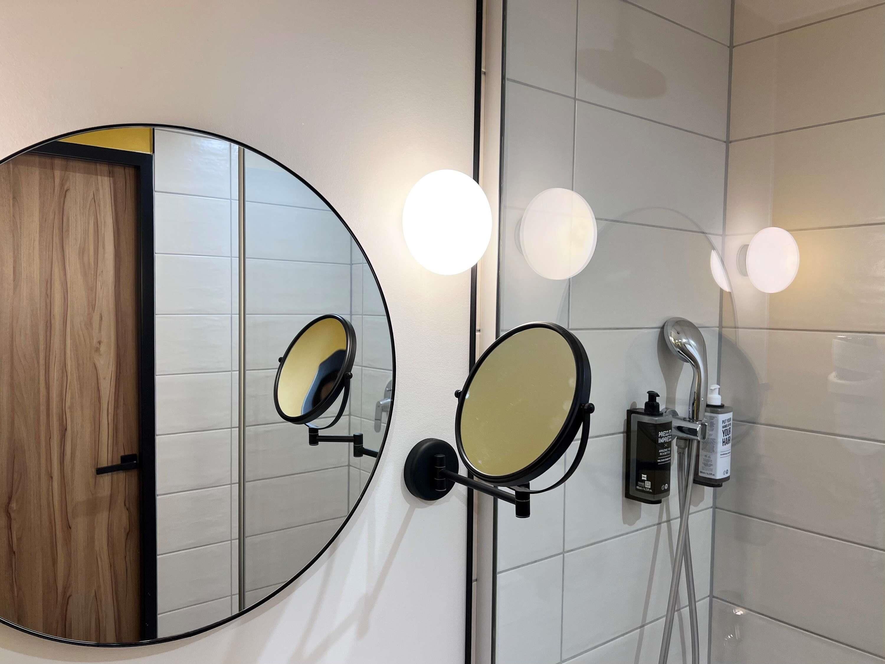 comfort room, 1 double bed | desk, soundproofing, free cots/infant beds, free wifi