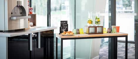 Colazione a buffet inclusa