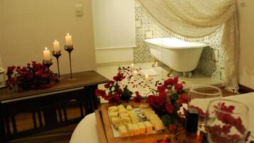 Premium bedding, down comforters, free WiFi, bed sheets