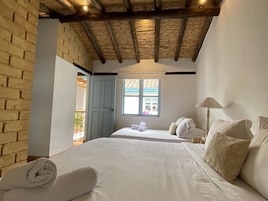 Ropa de cama de alta calidad, cubrecamas, wifi gratis y ropa de cama 