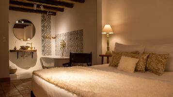 Superior Suite | Bathroom