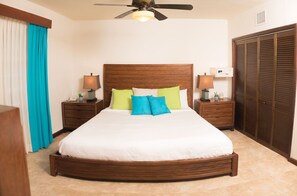 Room - MAYAN PRINCESS BEACH AND DIVE RESORT (ROATAN)