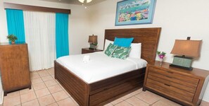 Room - MAYAN PRINCESS BEACH AND DIVE RESORT (ROATAN)
