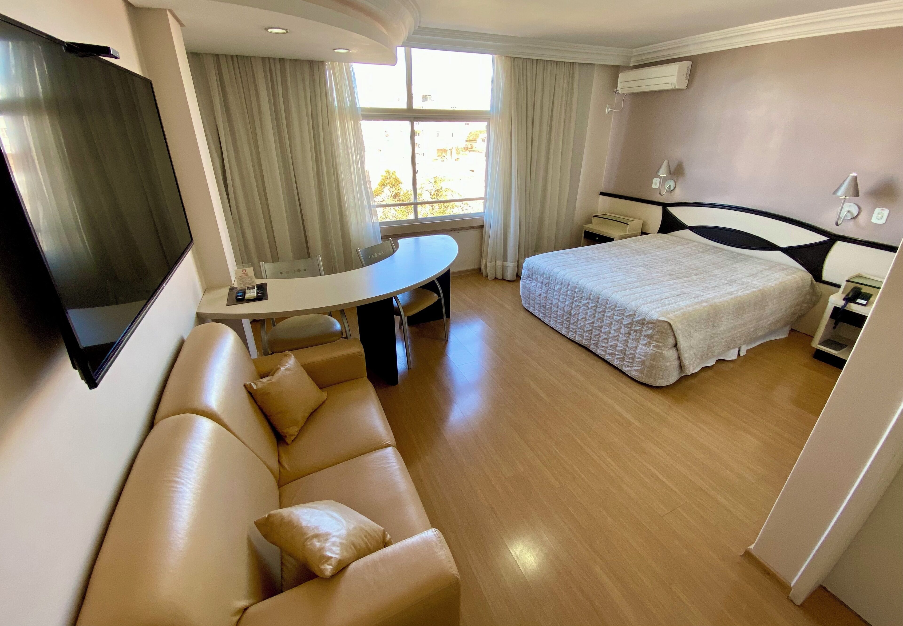 superior suite, 1 double bed | minibar, desk, blackout curtains, soundproofing