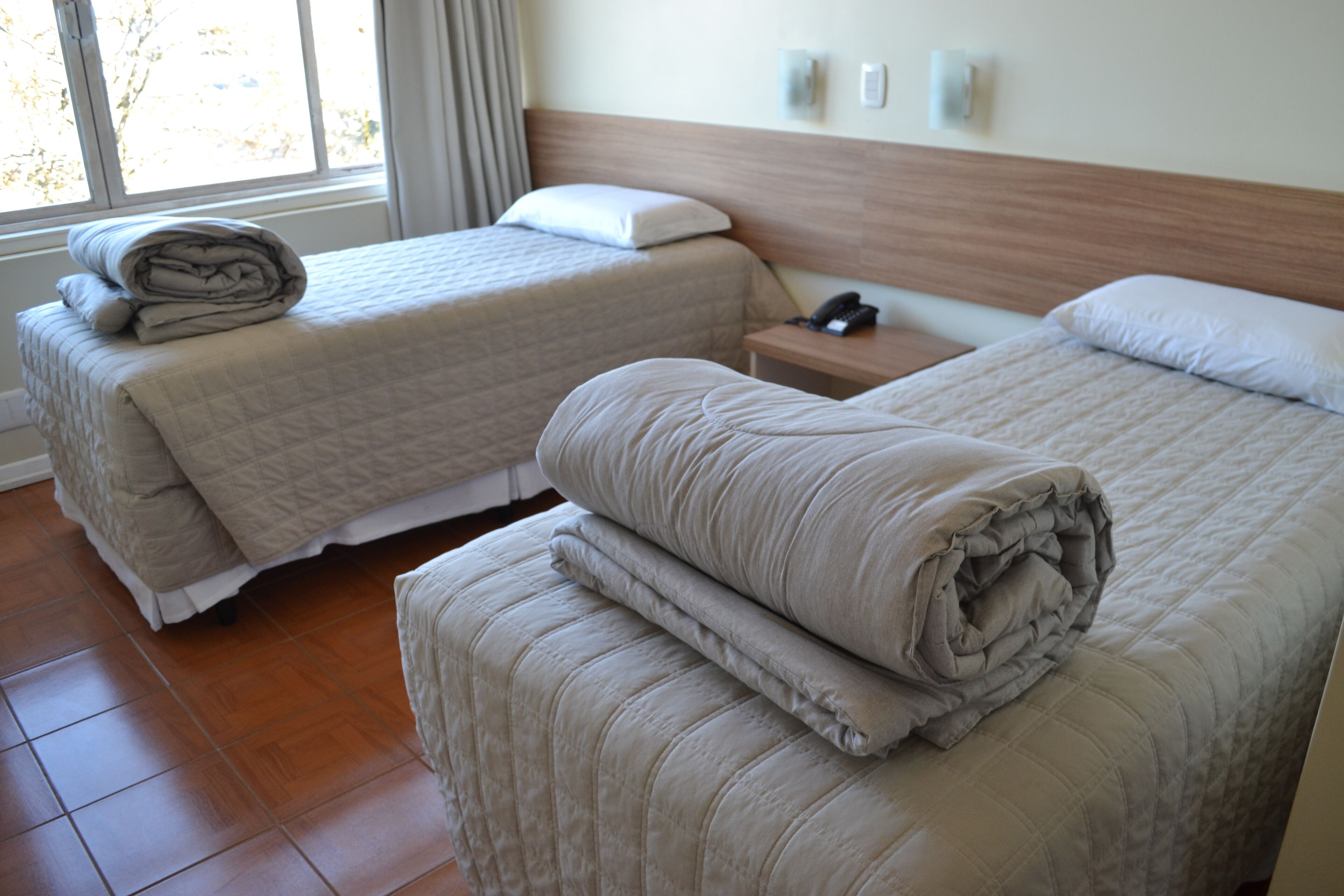 standard suite, 2 single beds | minibar, desk, blackout curtains, soundproofing