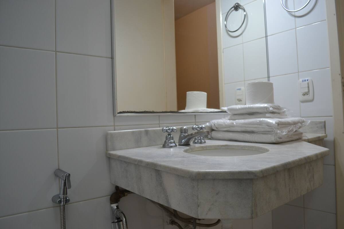 standard suite, 2 single beds | minibar, desk, blackout curtains, soundproofing