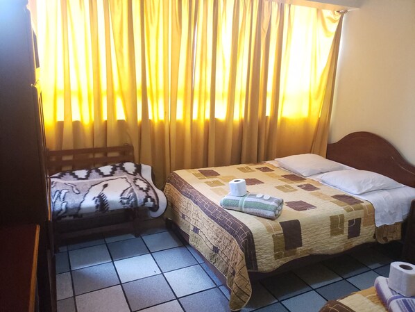 Unclassified image, 1 of 13, button - Hotel Paqueñito (Lima)