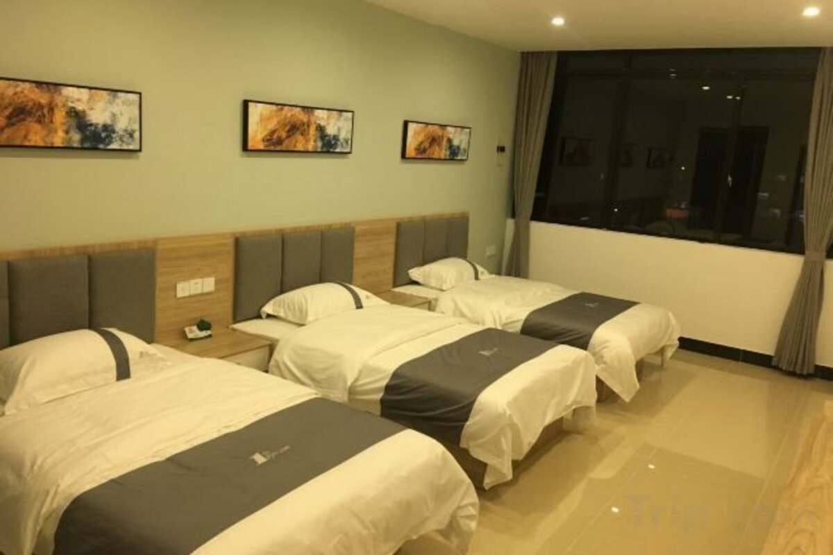 Hochwertige Bettwaren, Pillowtop-Betten, Schreibtisch