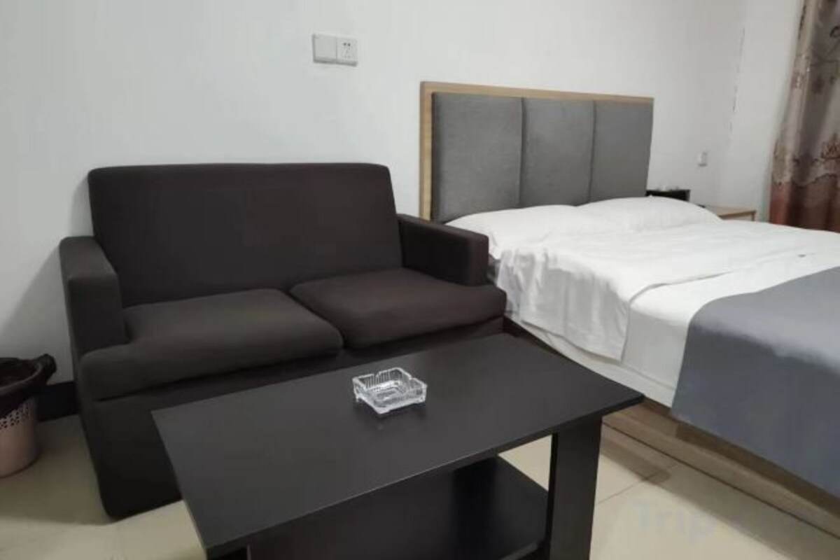 Hochwertige Bettwaren, Pillowtop-Betten, Schreibtisch
