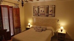 Cortinas blackout, wifi gratis y ropa de cama 