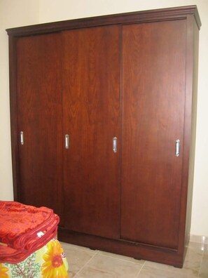 3 chambres, fer et planche Ă repasser, Wi-Fi gratuit, draps fournis