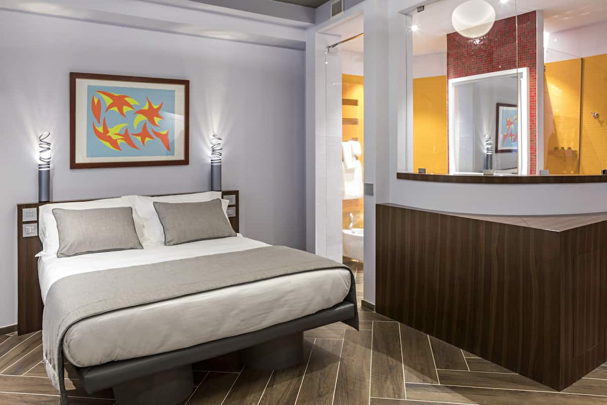 Minibar, in-room safe, individually furnished, desk
