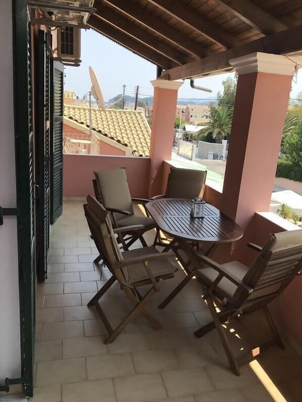 Basic-Apartment, Stadtblick | Balkon