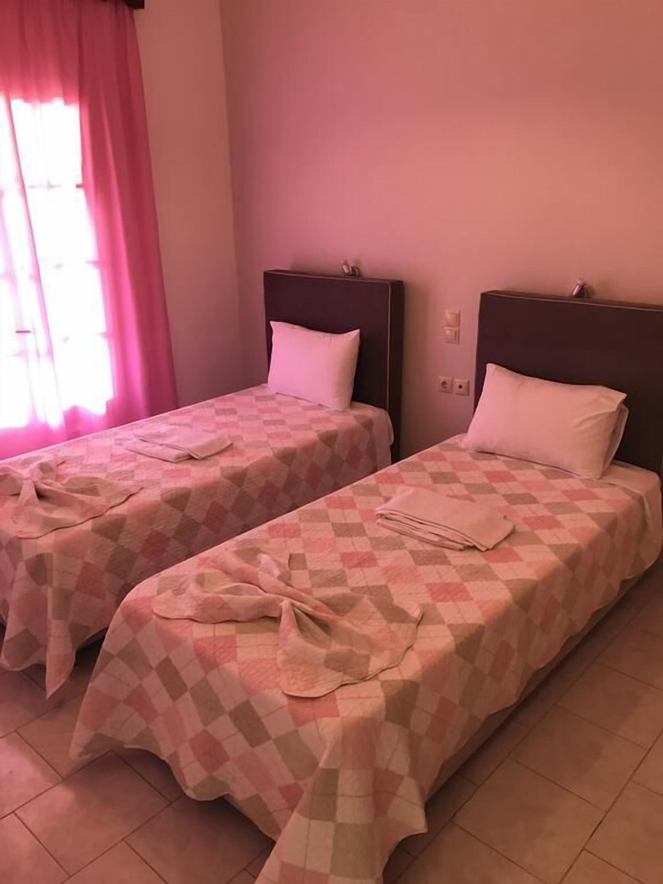 2 bedrooms, Egyptian cotton sheets, premium bedding, soundproofing