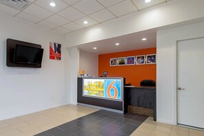 Lobby - Motel 6 Alma, AR (Alma)