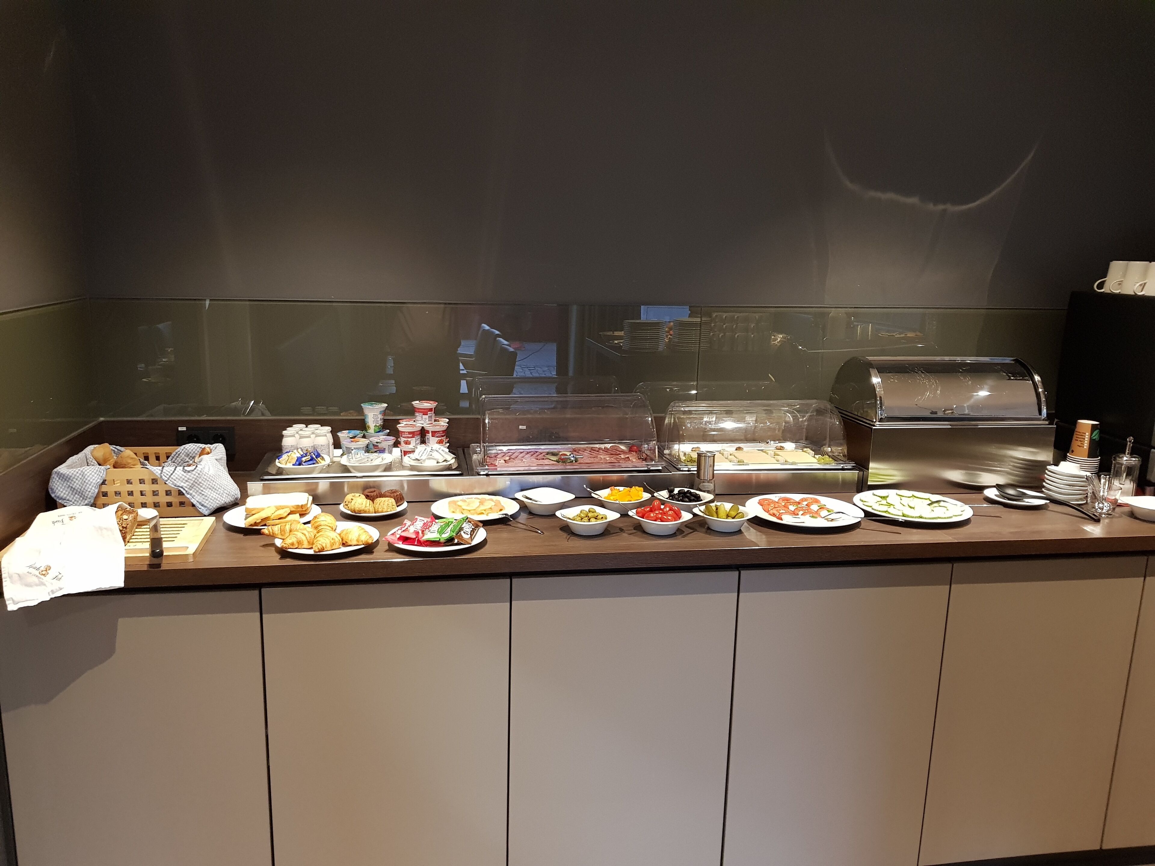 daily buffet breakfast (eur 9.5 per person)